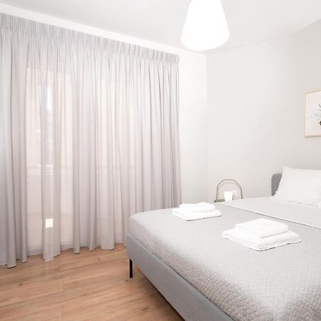 Blue Avra Apartment By A&D Properties Pórto Ráfti Eksteriør bilde